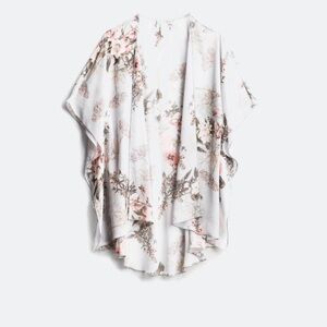 Empty Park NWT Floral Kimono Cardigan